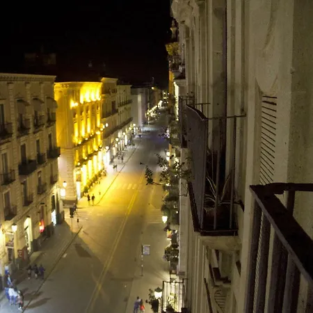 The Artist's Centro 2*