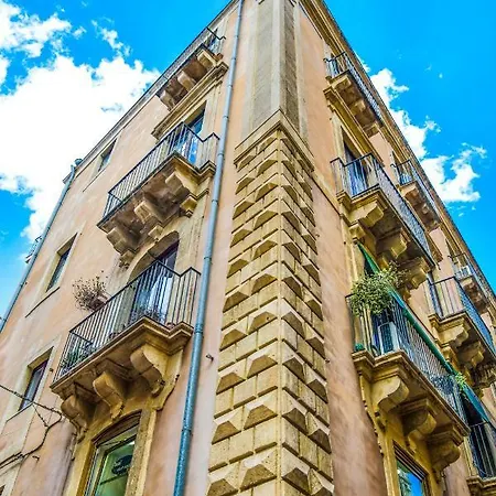 The Artist's Centro 2*